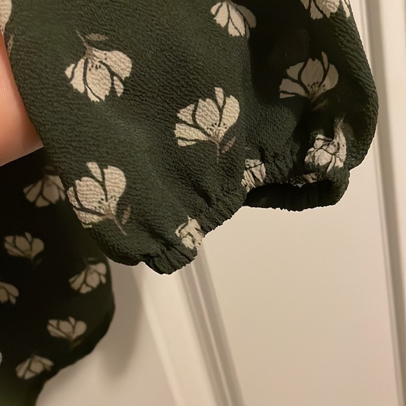 Fun2Fun flower patterned blouse - Picture 6 of 10